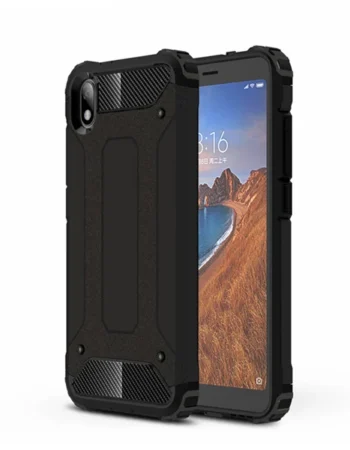 Удароустойчив черен кейс Armor за iPhone 15 Plus – изглед отзад и отстрани, подчертава твърда рамка и текстурен гръб